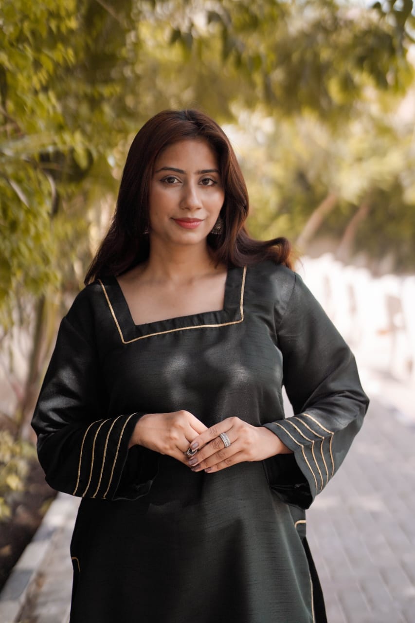Ayaameer Royal Green – Stitched 2-Piece