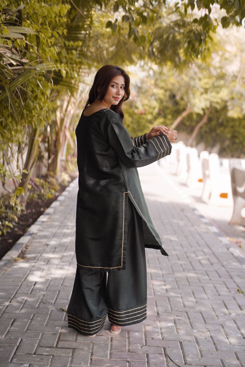 Ayaameer Royal Green – Stitched 2-Piece