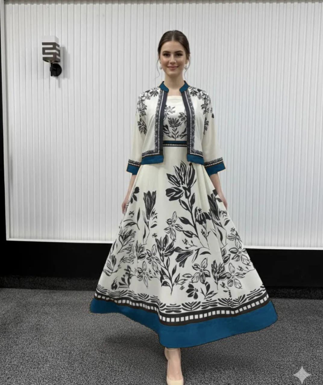 *Ayaameerofficial*
Most viral lulu print now in Koti maxi style
2pcs 
Size measurements 
Chest size 19,20,21,22
Koti length 17,18,19
Koti stuff crepe silk
Maxi length 50,52
Maxi ghair 120
Maxi stuff crepe silk
Small, Medium, Large,XL