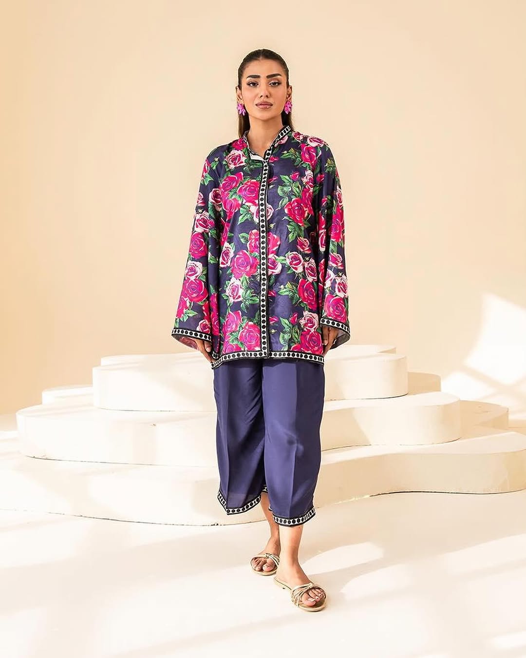 Swiss Lawn 2-PC Suit – Chic, Comfy & Ready to Wear! AR-1011