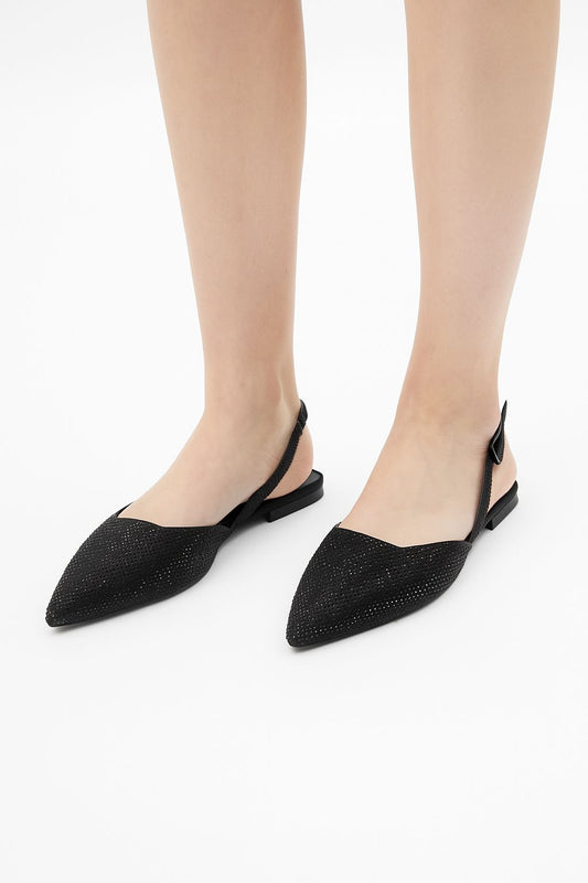 Z STONE FLAT PUMPS💫