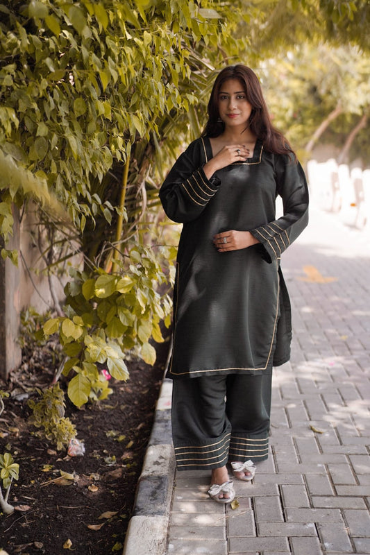 Ayaameer Royal Green – Stitched 2-Piece