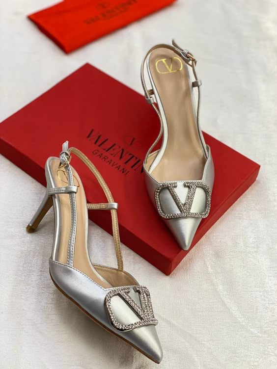 VALENTINO Heels With Brand box