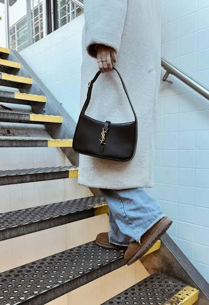 SAINT LAURENT Le 5 à 7 hobo shoulder bag