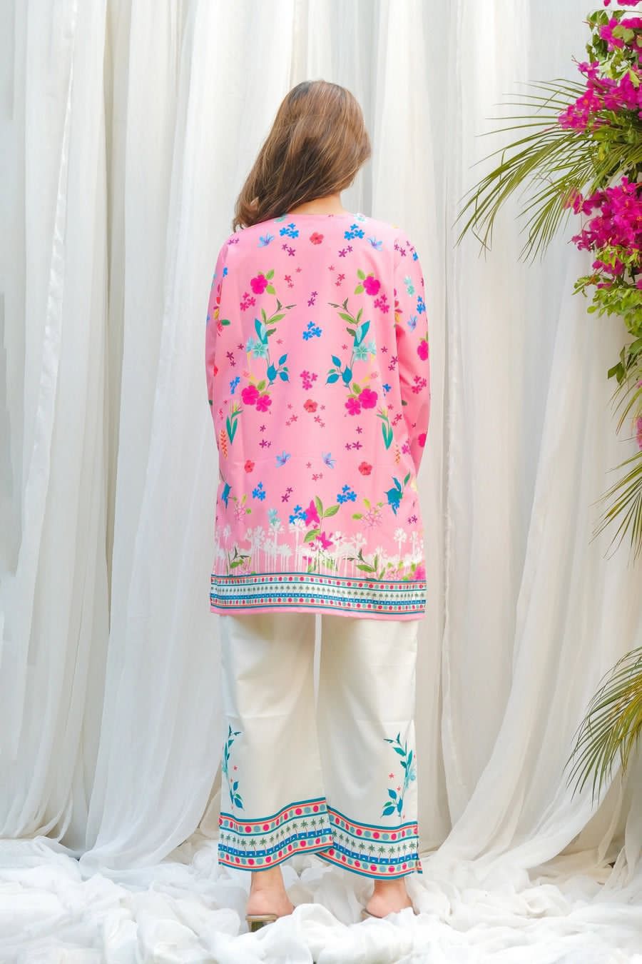 Swiss Lawn 2-PC Suit – Chic, Comfy & Ready to Wear! AR-1010