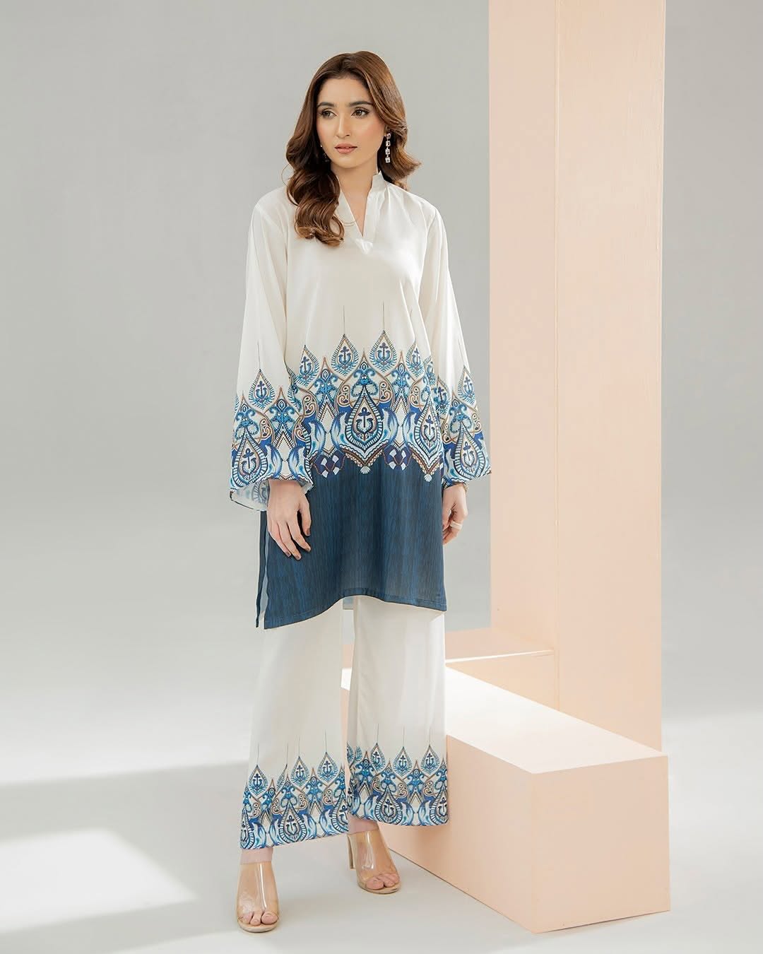 Swiss Lawn 2-PC Suit – Chic, Comfy & Ready to Wear! AR-1007