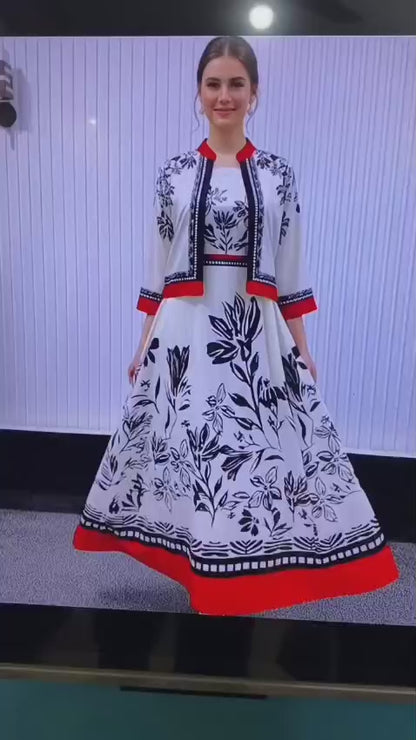 *Ayaameerofficial*
Most viral lulu print now in Koti maxi style
2pcs 
Size measurements 
Chest size 19,20,21,22
Koti length 17,18,19
Koti stuff crepe silk
Maxi length 50,52
Maxi ghair 120
Maxi stuff crepe silk
Small, Medium, Large,XL