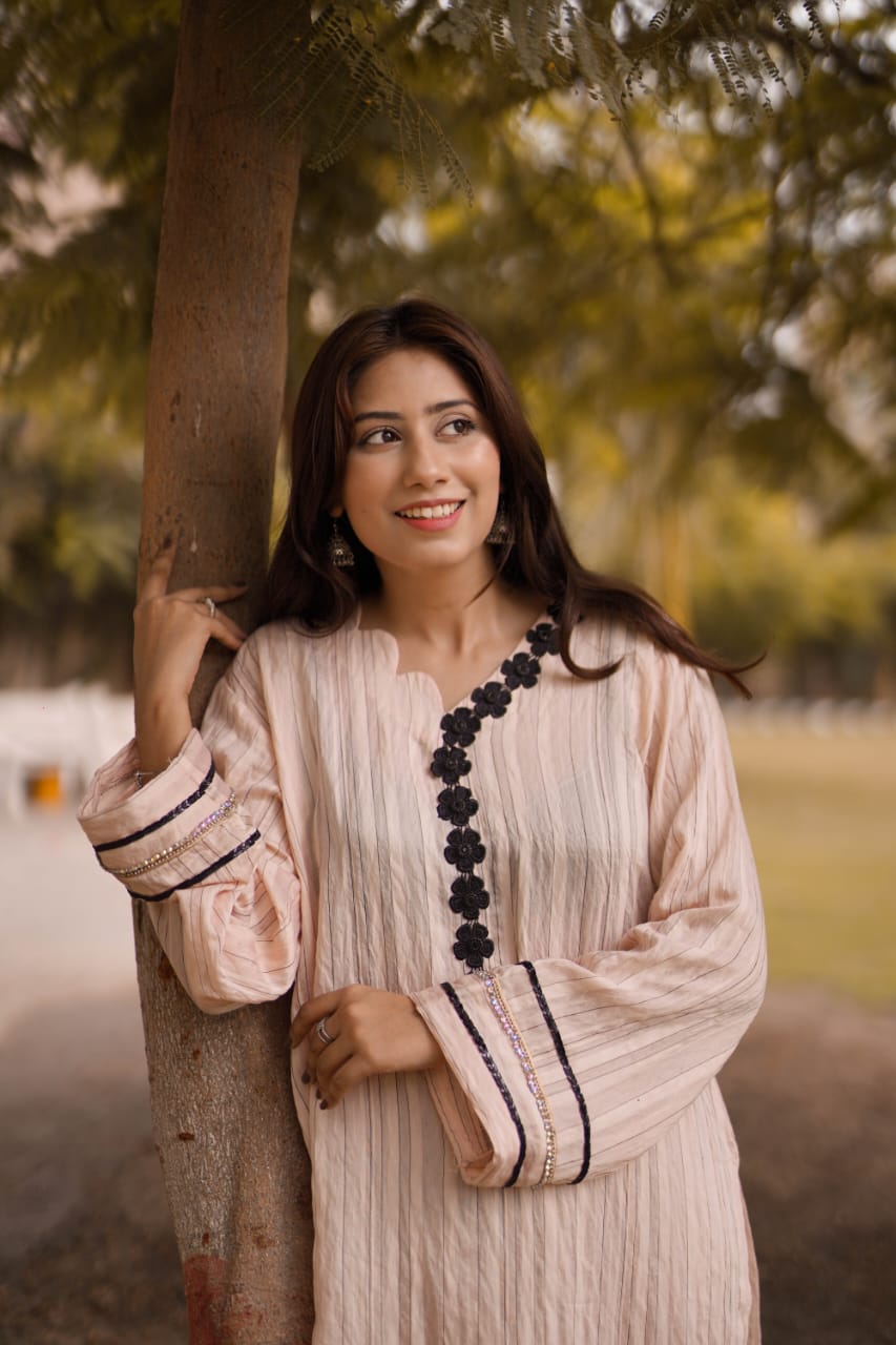 Ayaameer Stitched 2-Piece Suit.mp4