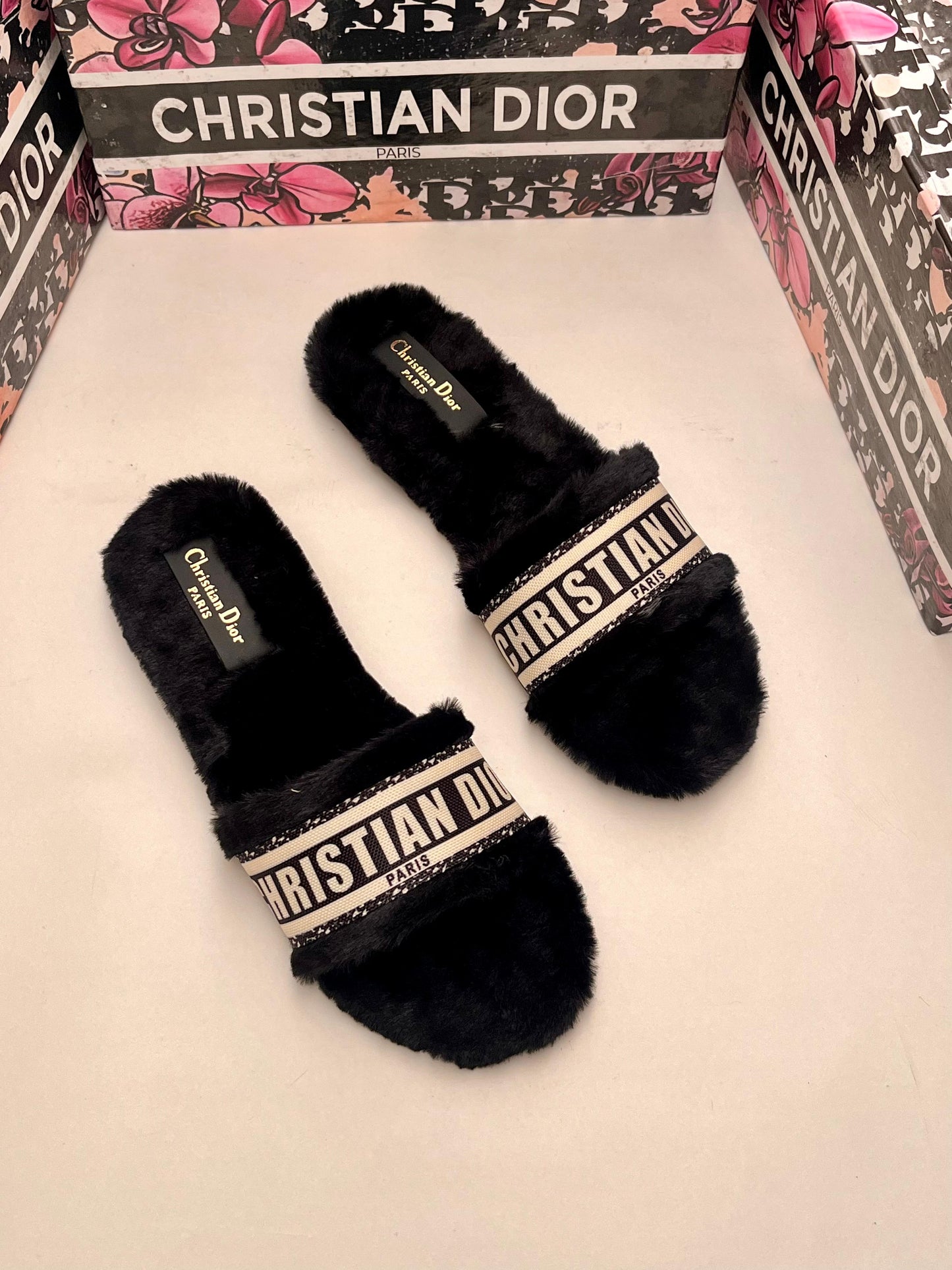 FLUFFY SLIPPER 🤩